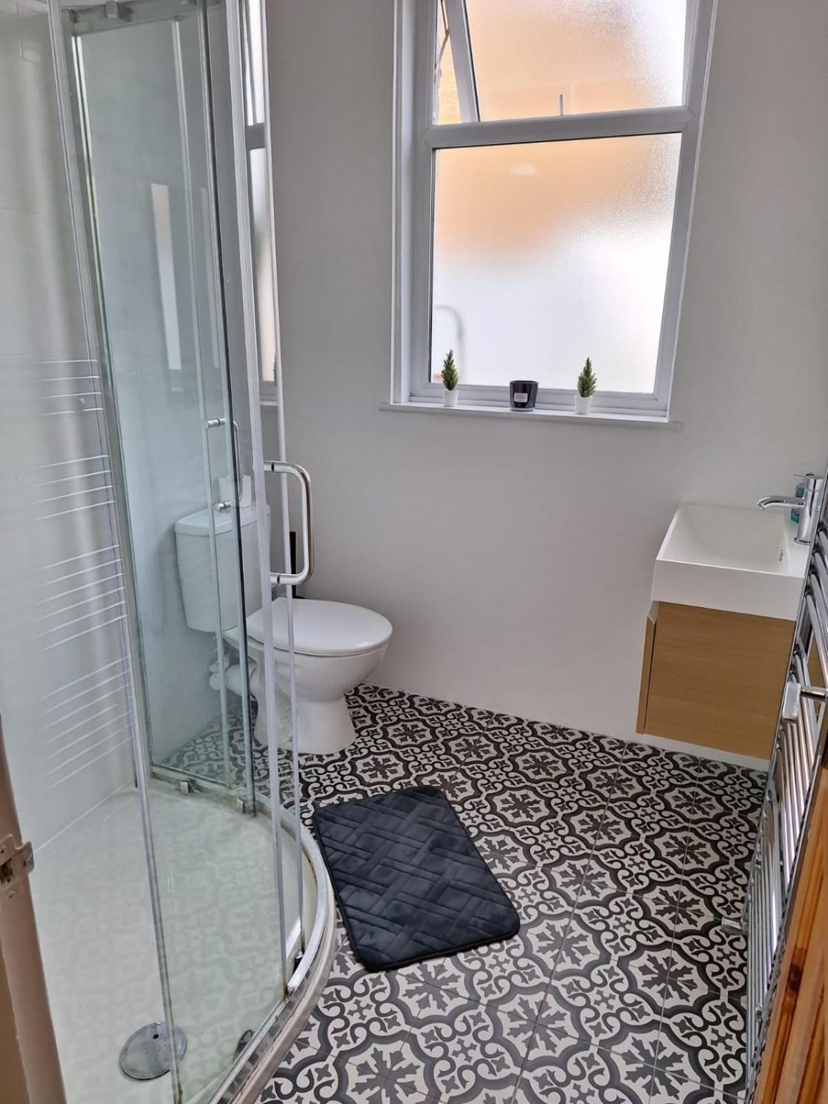 Modern Ground Floor Flat - 15 Min To Central Londen