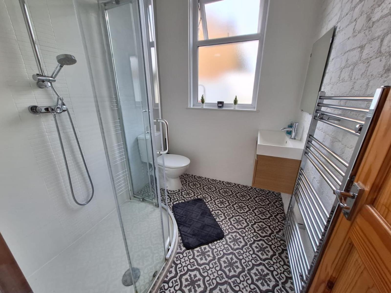 Modern Ground Floor Flat - 15 Min To Central Appartement *